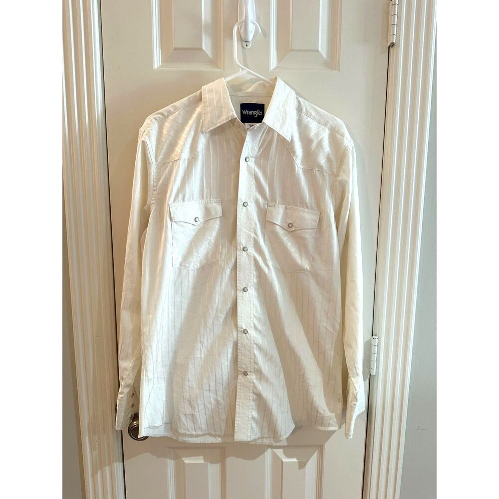 Vintage Wrangler long sleeve western sport shirt in an off-white/cream Medium